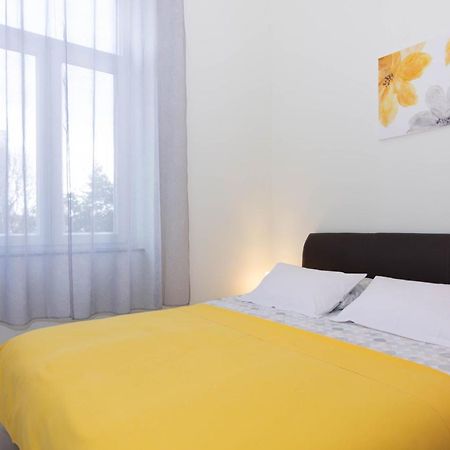Apartment Ana Pula Exterior photo